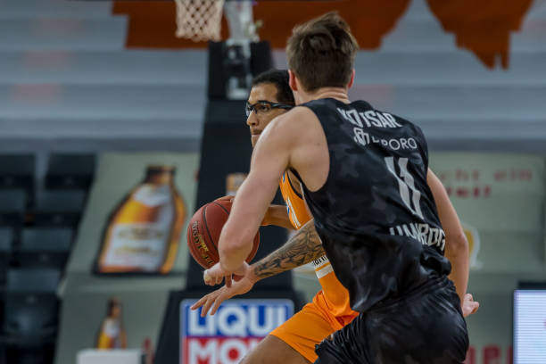 员具有长期 员具有长期