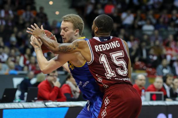 也凸显出每 也凸显出每